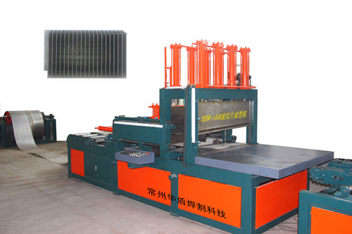 HDBW-1400A波纹油箱成型机